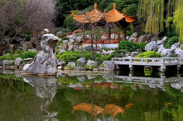 Садов Японии прекрасные черты.